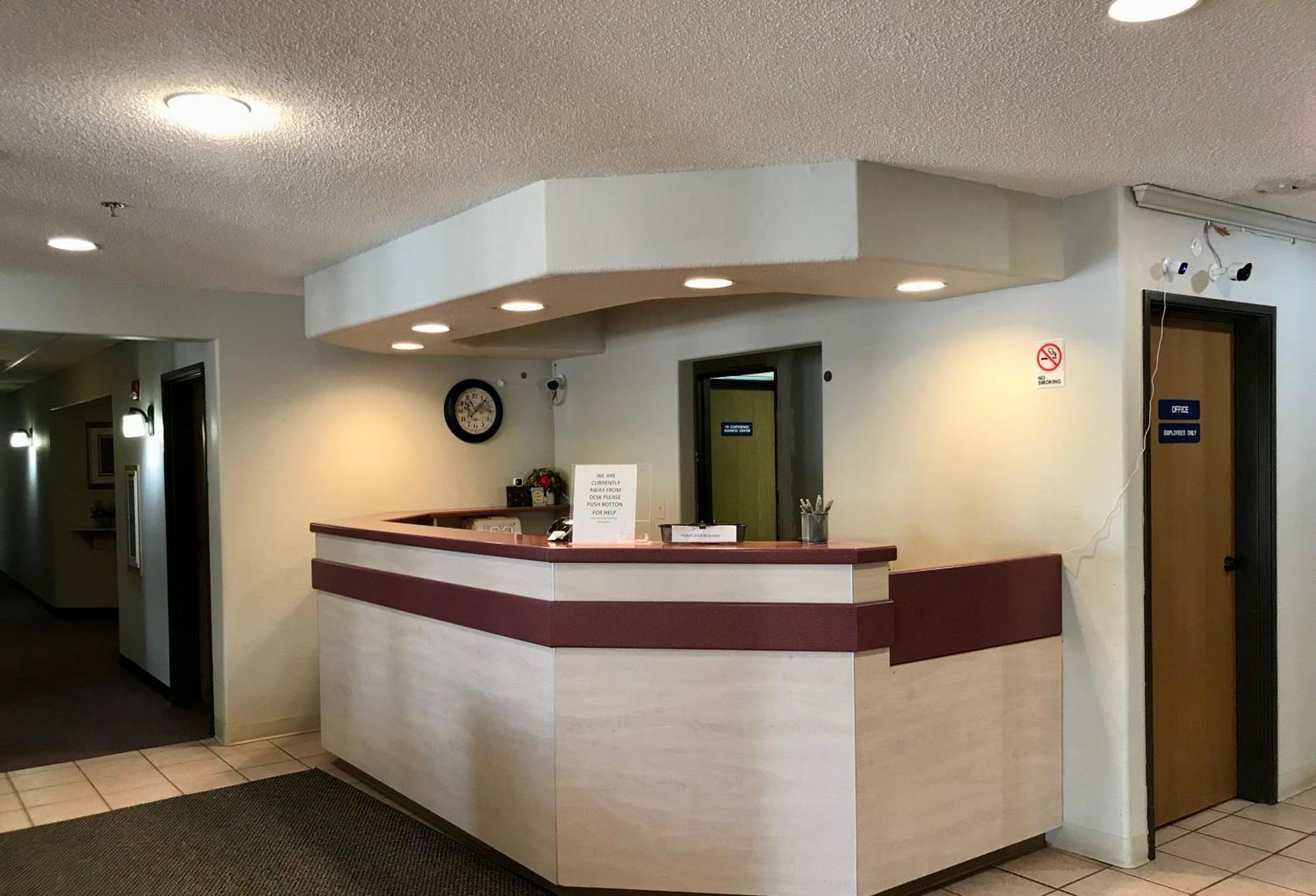 Chadron Inn & Suites Exterior photo